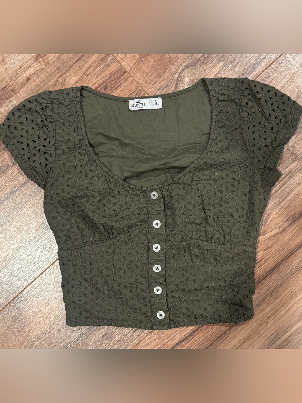 Hollister Olive Eyelet Button-Front Crop Top